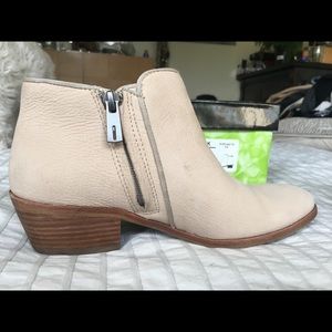 Sam Edelman Petty Boot in Bone Nubuck Sz 6.5